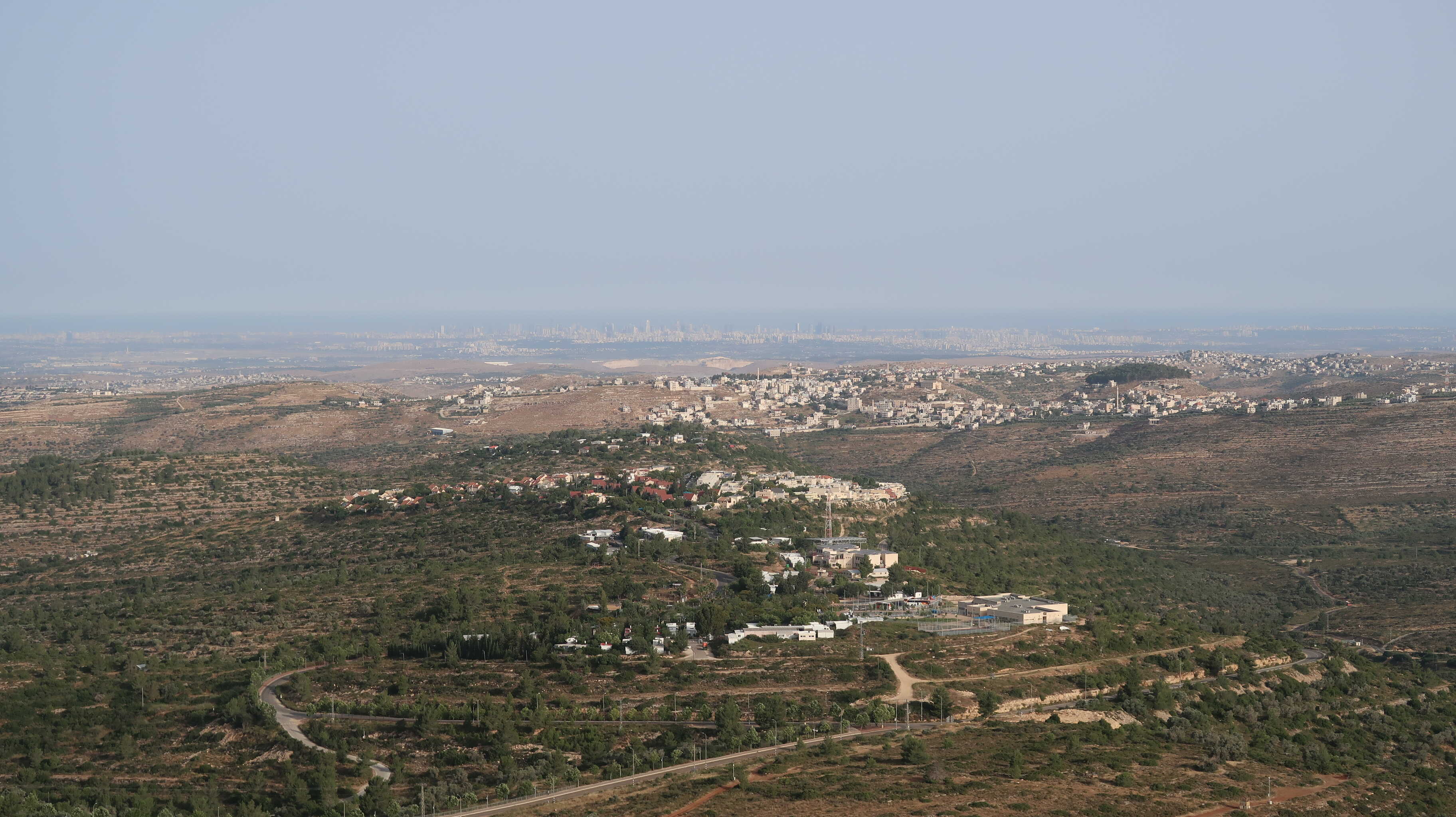 הנוף 3