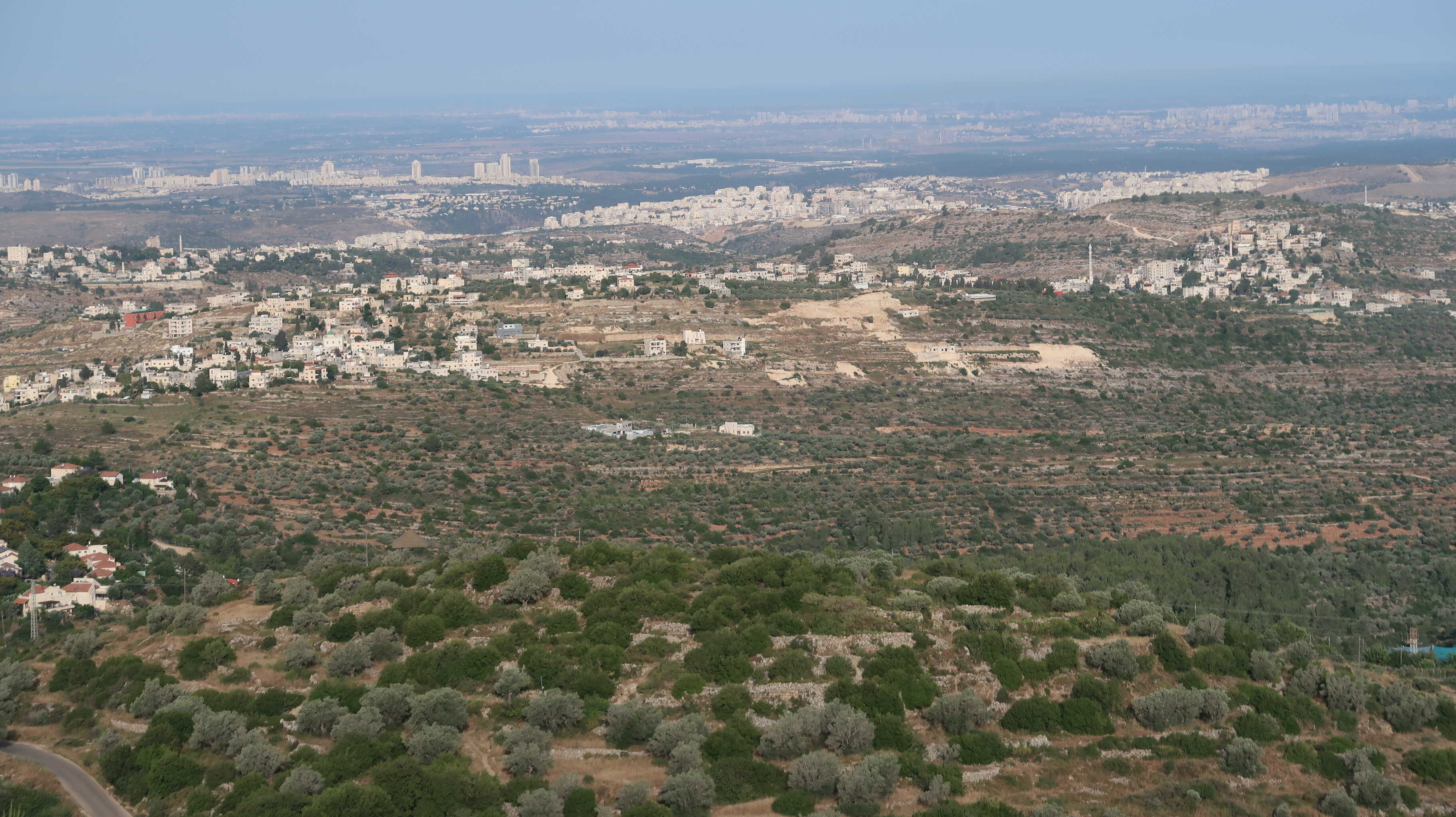 הנוף 2