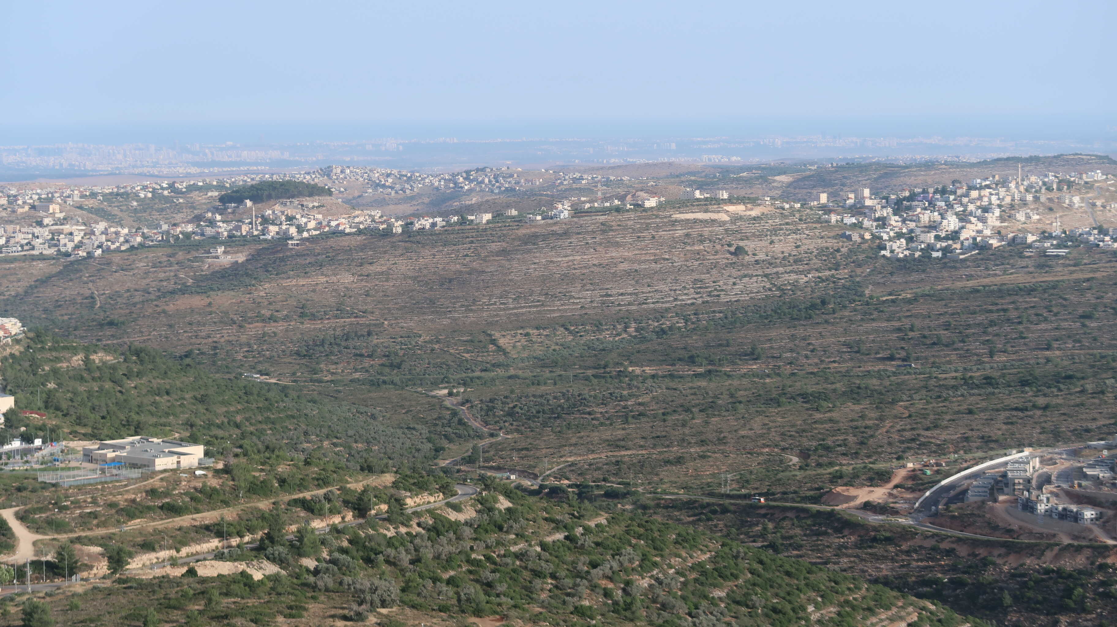 הנוף 4